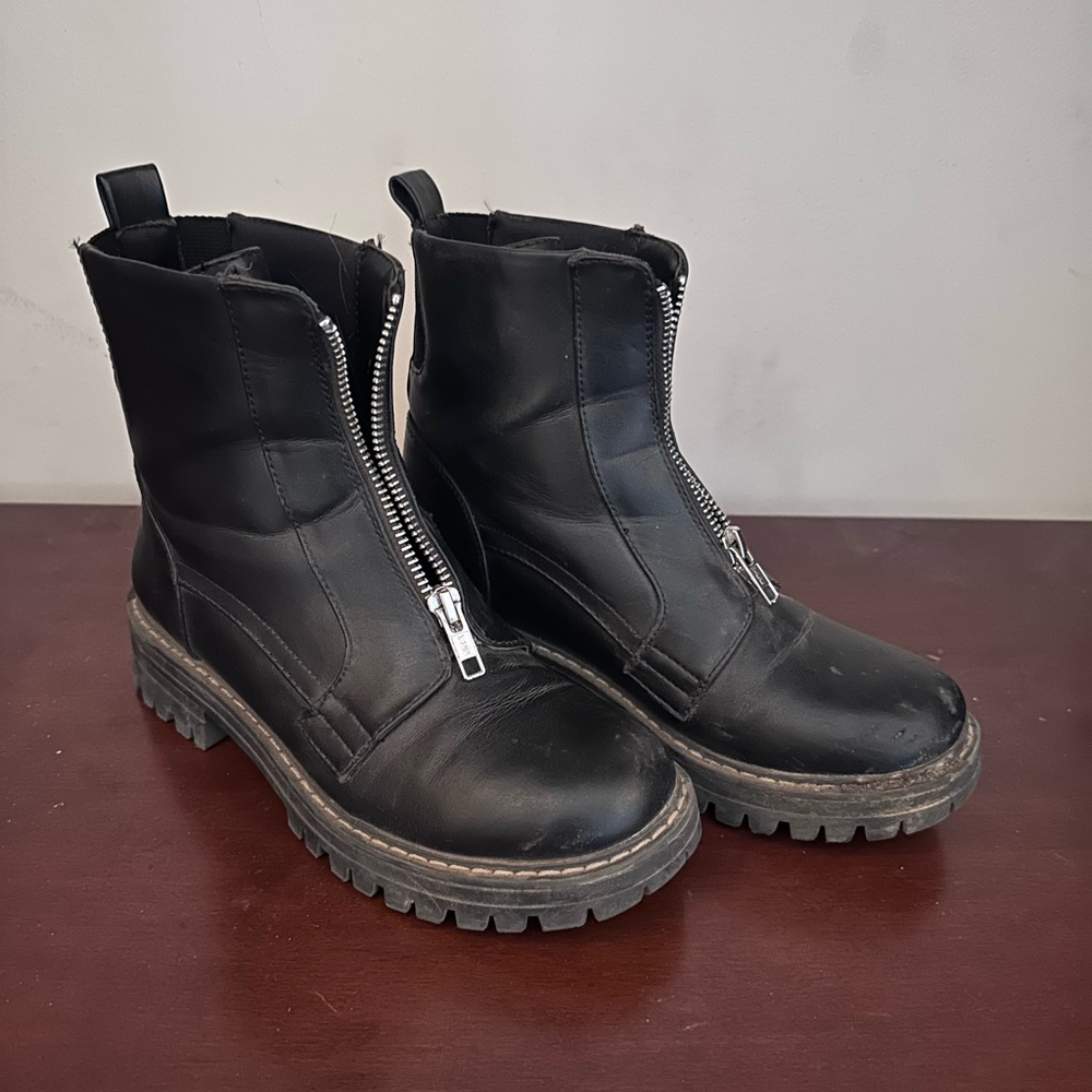 Riding boots